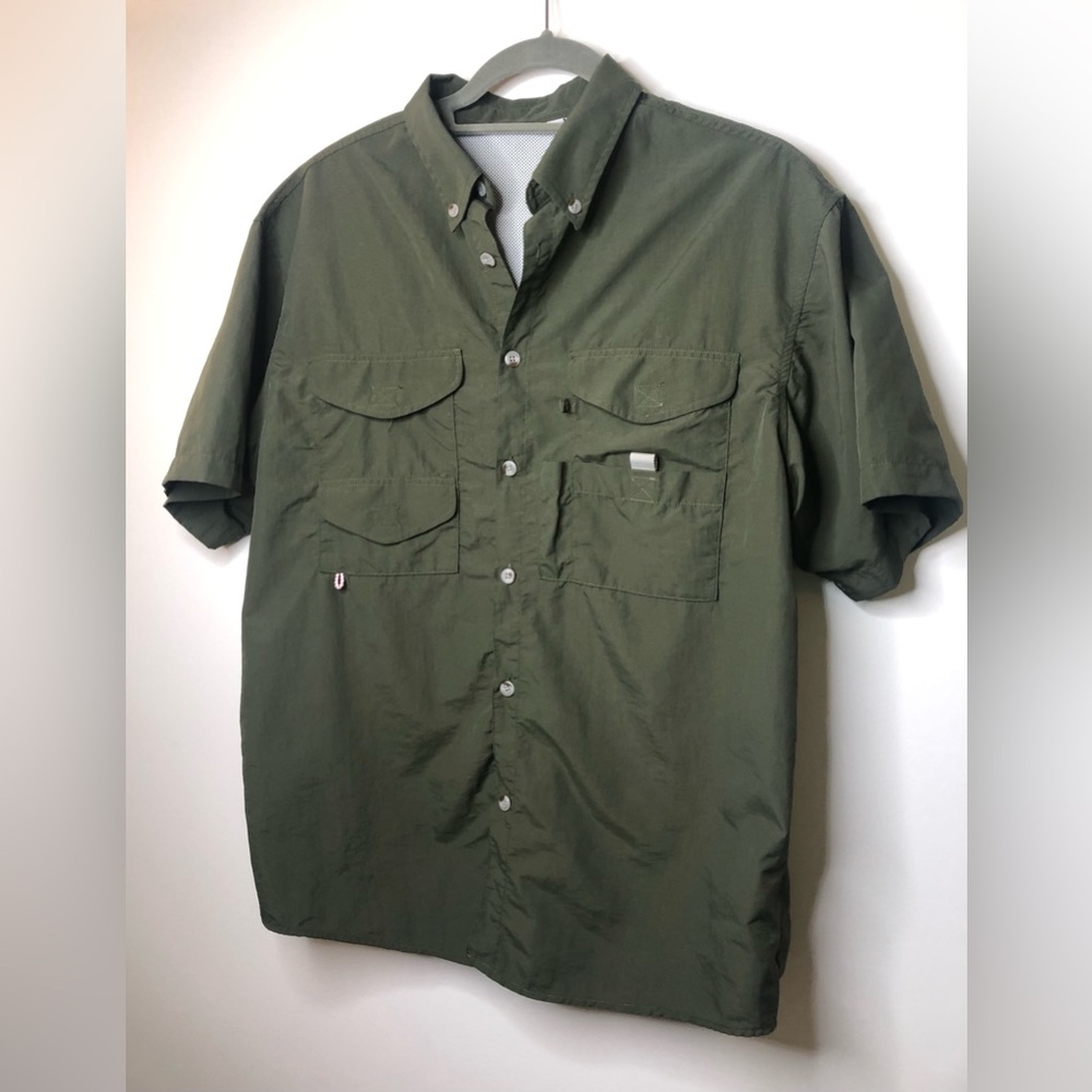Men's Cool Tech Army Green Outdoor Button-Up Shirt Size Medium